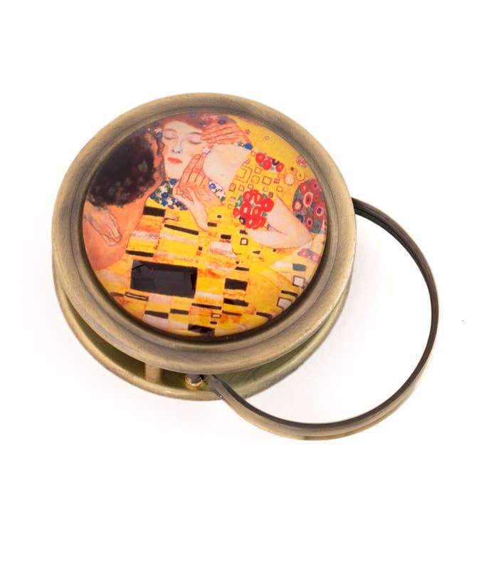 The Kiss Folding Magnifier