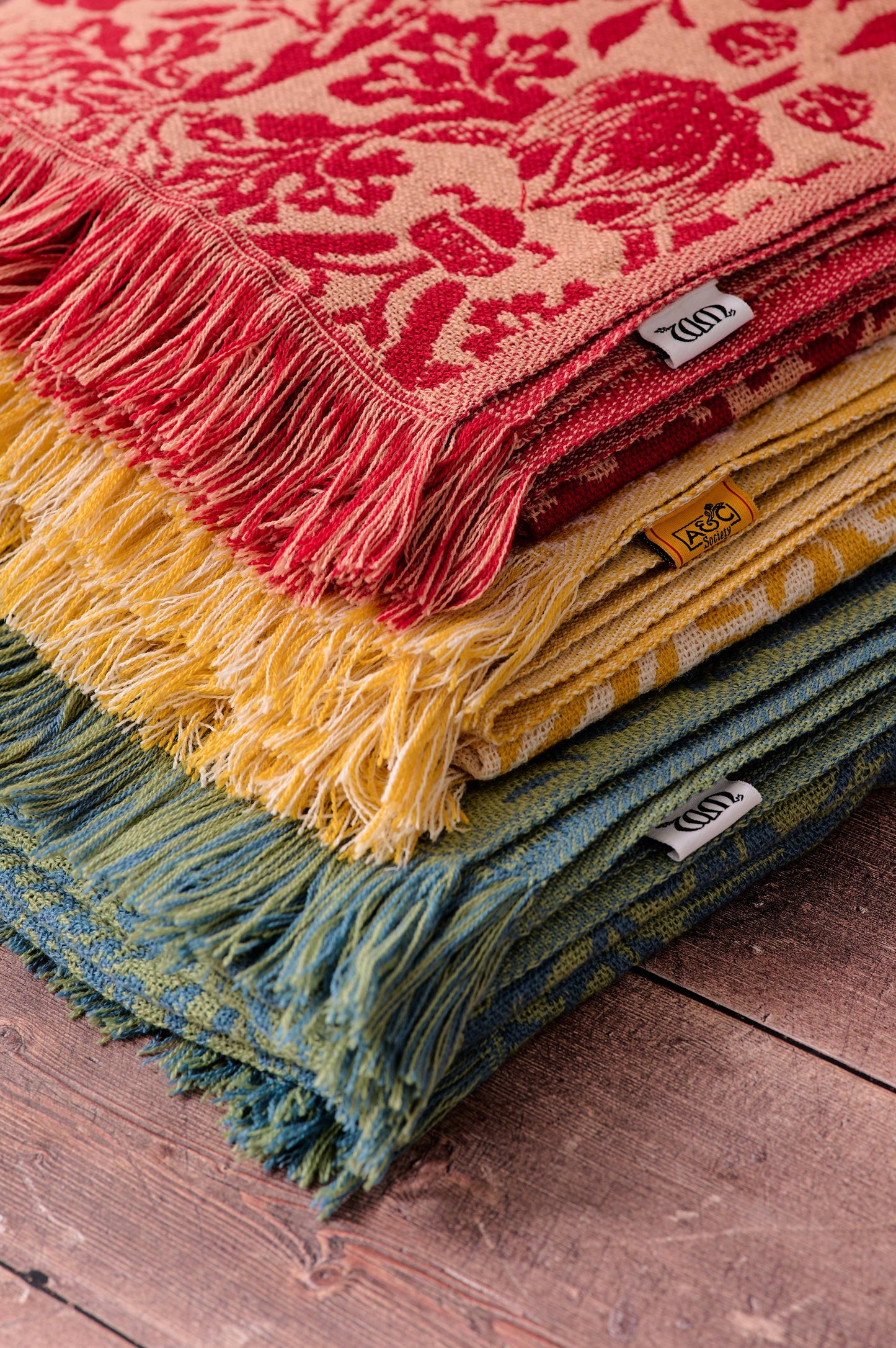 Recycled RPET Blanket William Morris Raspberry Raspberry