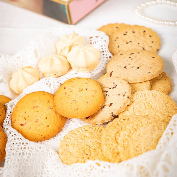 Raspberry Chip French Shortbread Cookies | Nº4  Mini Cube