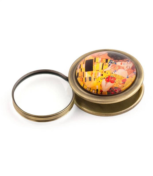 The Kiss Folding Magnifier